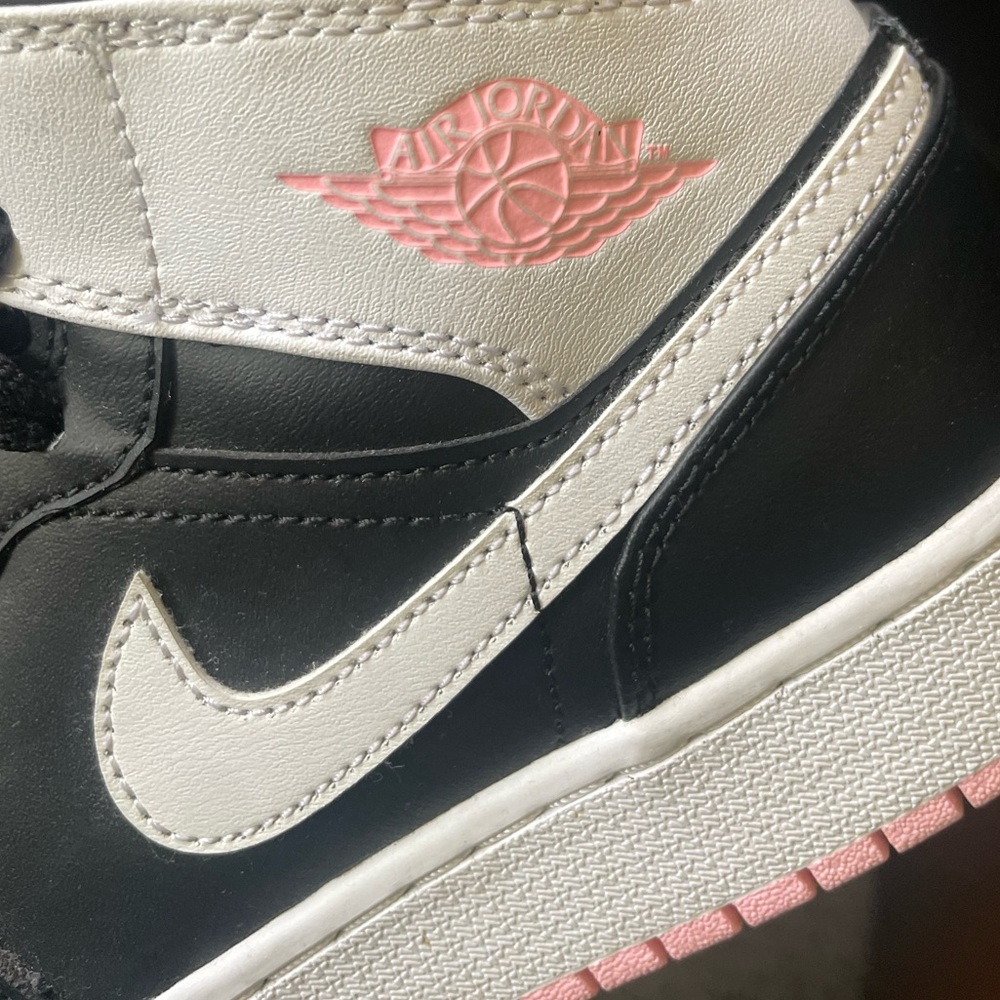 Jordan 1’s - Picture 6 of 9